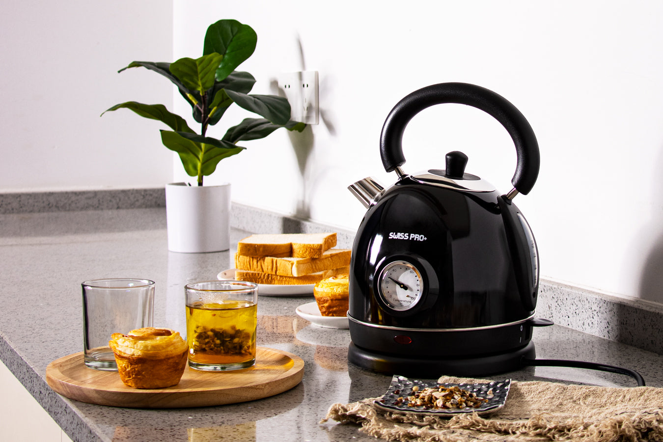 Retro Kettle 1.8L - 2200W - Black - SP-WK2200B