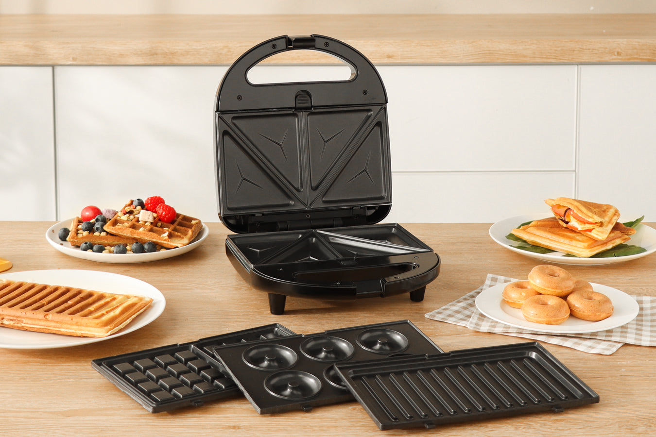 Sandwich Maker 4-in-1 - Toaster, Waffle Iron, Contact Grill, Doughnut Maker -Black - Stainless Steel - 750W - SP-SW750.4